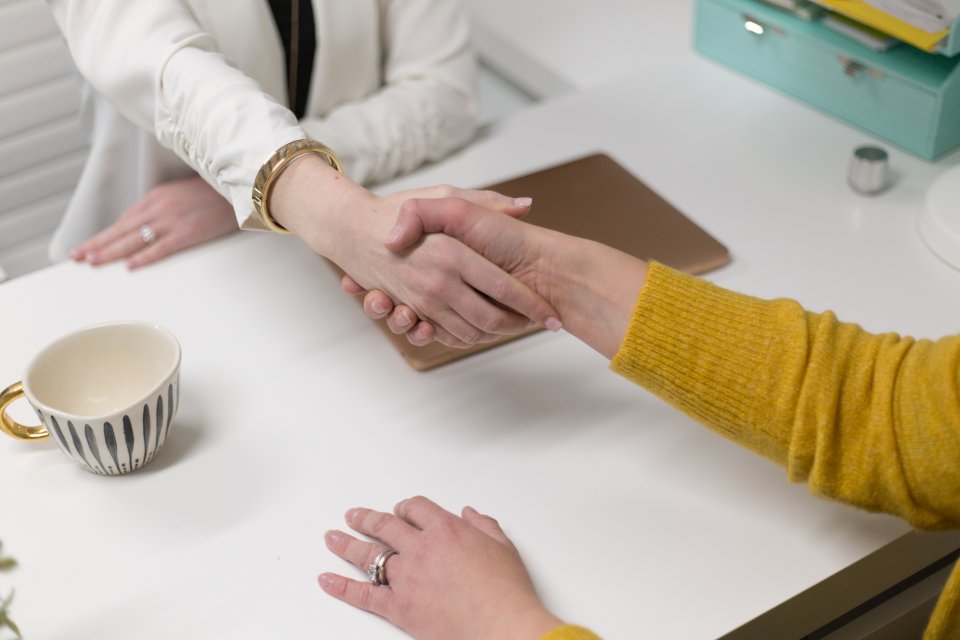 Affiliate-program indítása — mikor éri meg, mennyi jutalékot adj, és mit rögzíts előre